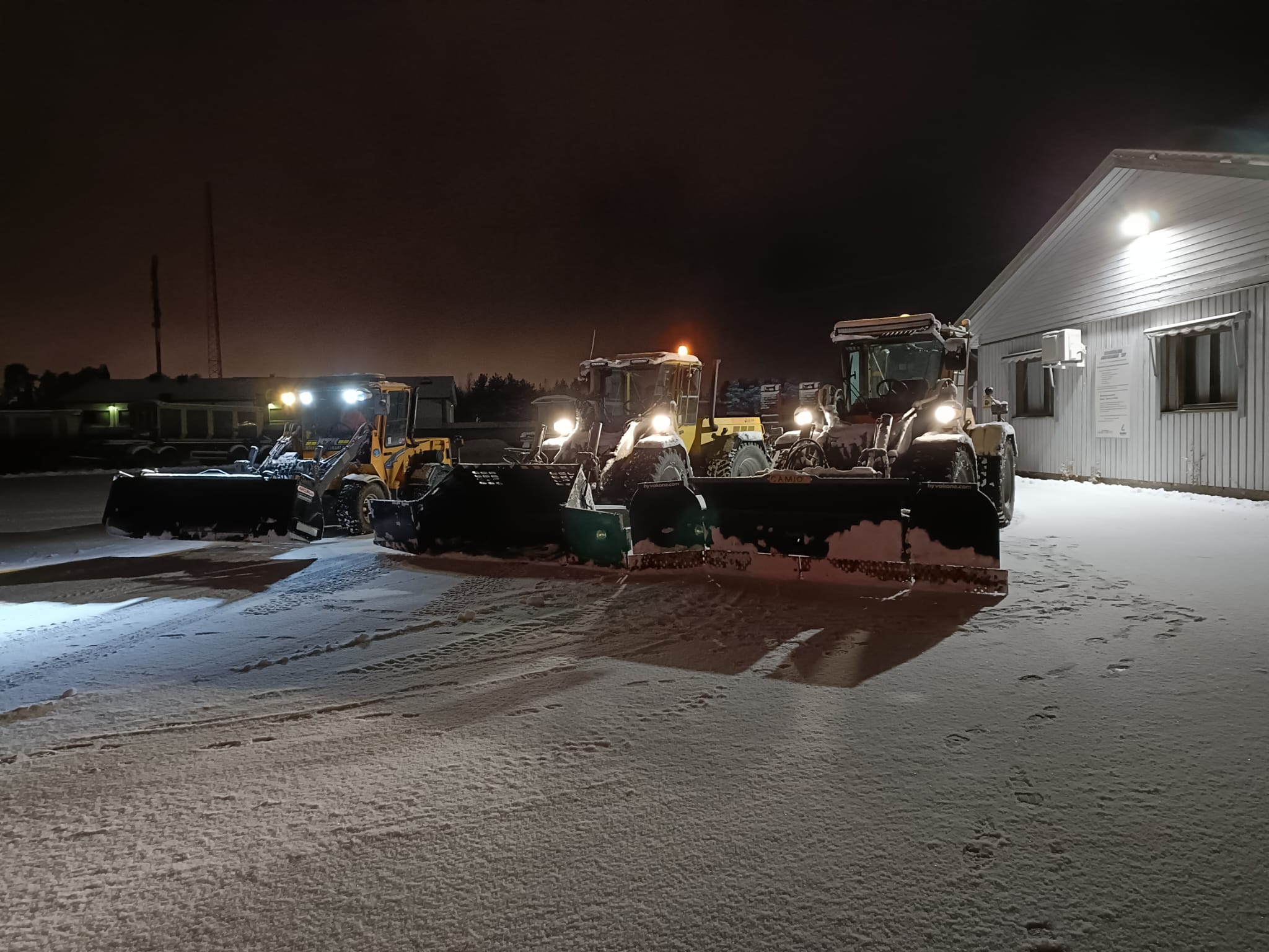 Snöplogar, väghyvlar