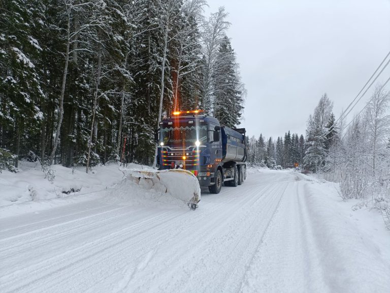 Snöplog, snöröjning